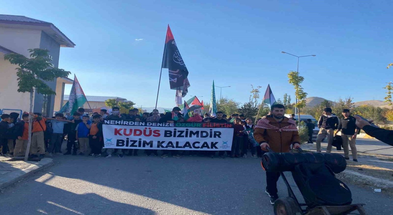 Ağrıda Gazze ve Aksa Tufanına destek yürüyüşü düzenlendi