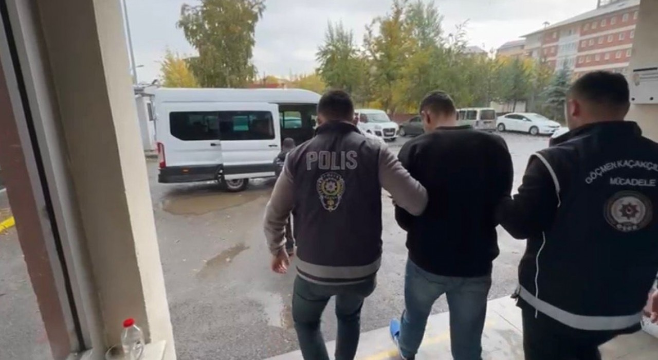 Ağrıda göçmen kaçakçılığı operasyonunda 3 organizatör tutuklandı