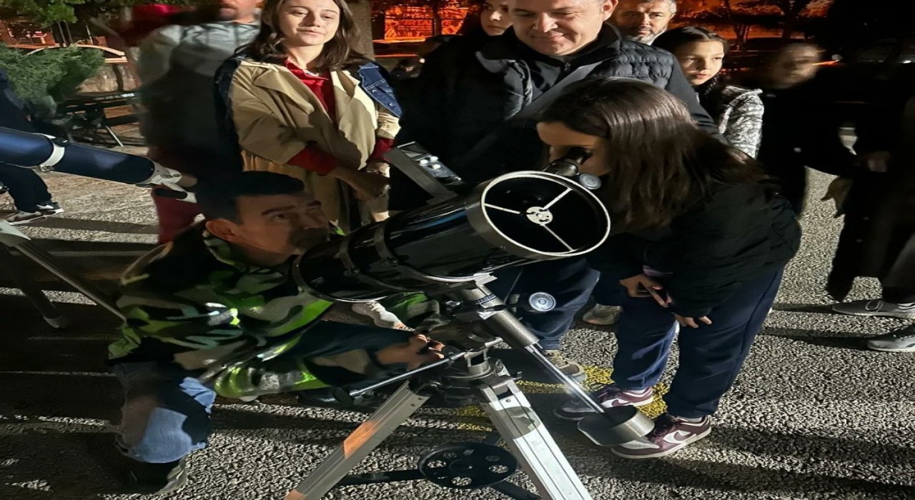 Ahmet Sezer Ortaokulunda gece gökyüzü gözlem etkinliği