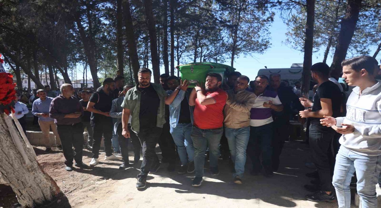 Ailesinin ve arkadaşlarının doğum gününü kutlamak için beklediği genç, trafik kazasında can verdi