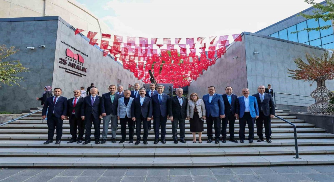 AK Parti Genel Başkan Yardımcısı Demir: 25 Aralık Panorama Müzesi, tarihi canlandıran kıymetli bir eser