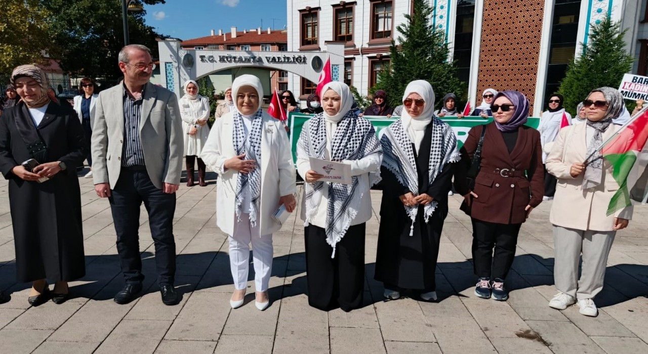 AK Parti Kütahya İl Kadın Kolları Başkanlığından Gazze için sessiz çığlık zinciri
