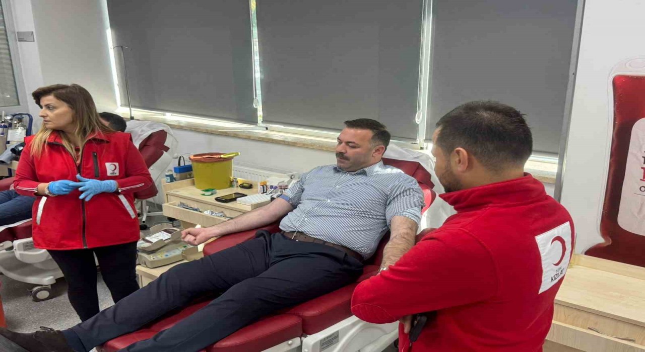 AK Parti Teşkilatı kan bağışında bulunarak hayat kurtardı