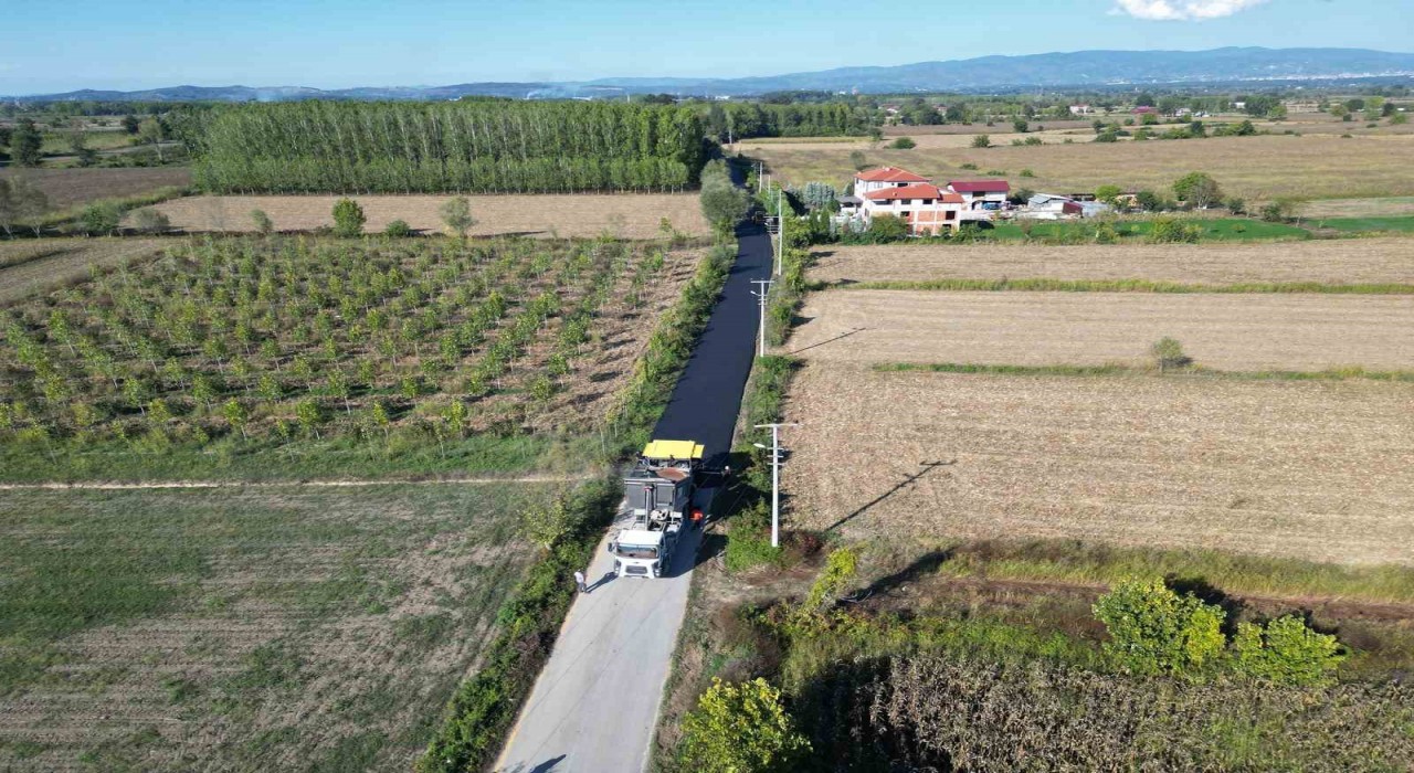 Akyazının iki önemli güzergahı yeni bir yüze kavuştu