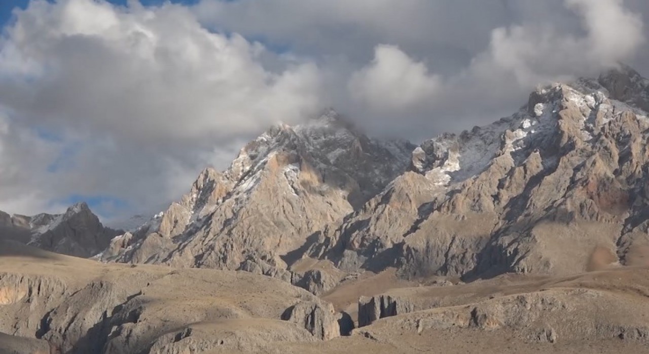 Aladağlarda kayıp dağcı ihbarı ekipleri harekete geçirdi