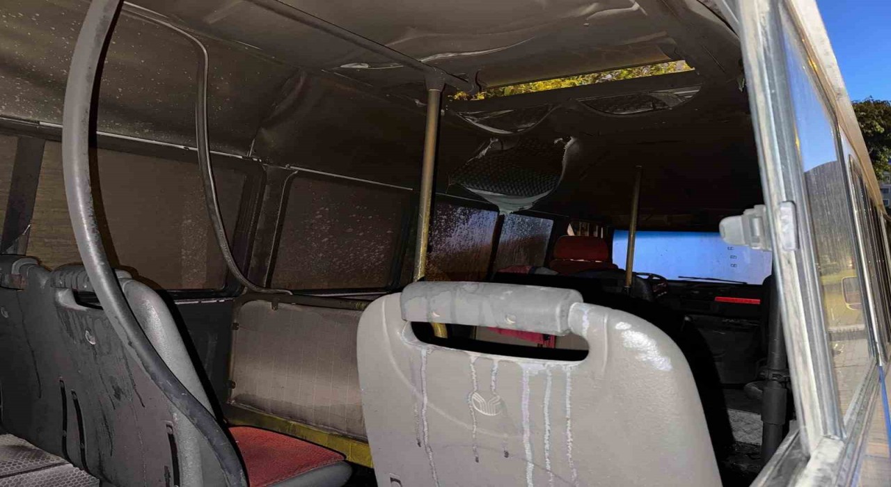 Alanyada mobilya dükkanını ve kullanılmayan yolcu taşıma servisini ateşe veren kadın yakalandı