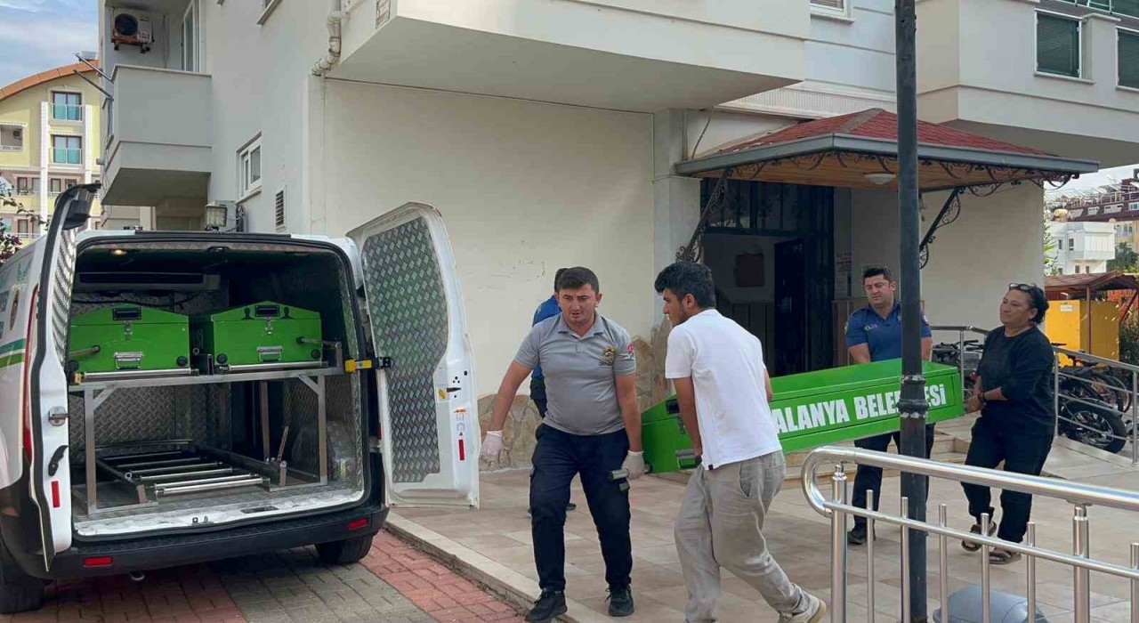 Alanyada yabancı uyruklu yaşlı adam evinde ölü bulundu