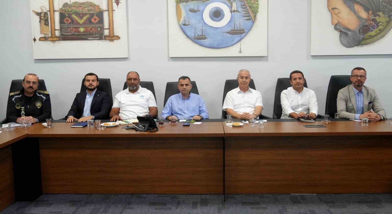 Alanyanın kalbi Atatürk Caddesi yenileniyor