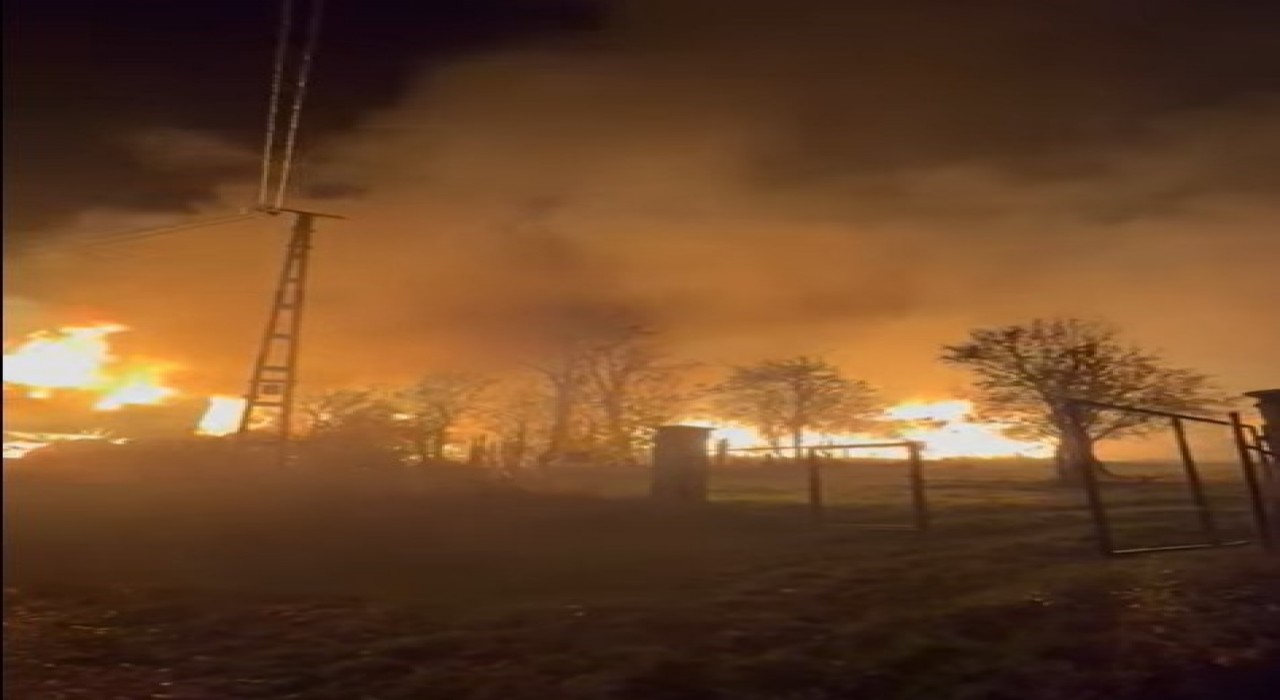 Alevlere teslim olan 6 ev ve ahır kullanılmaz hale geldi