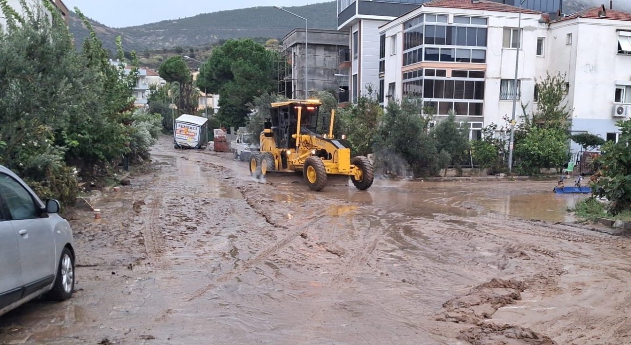 Aliağa Belediyesinden sel bölgesine destek