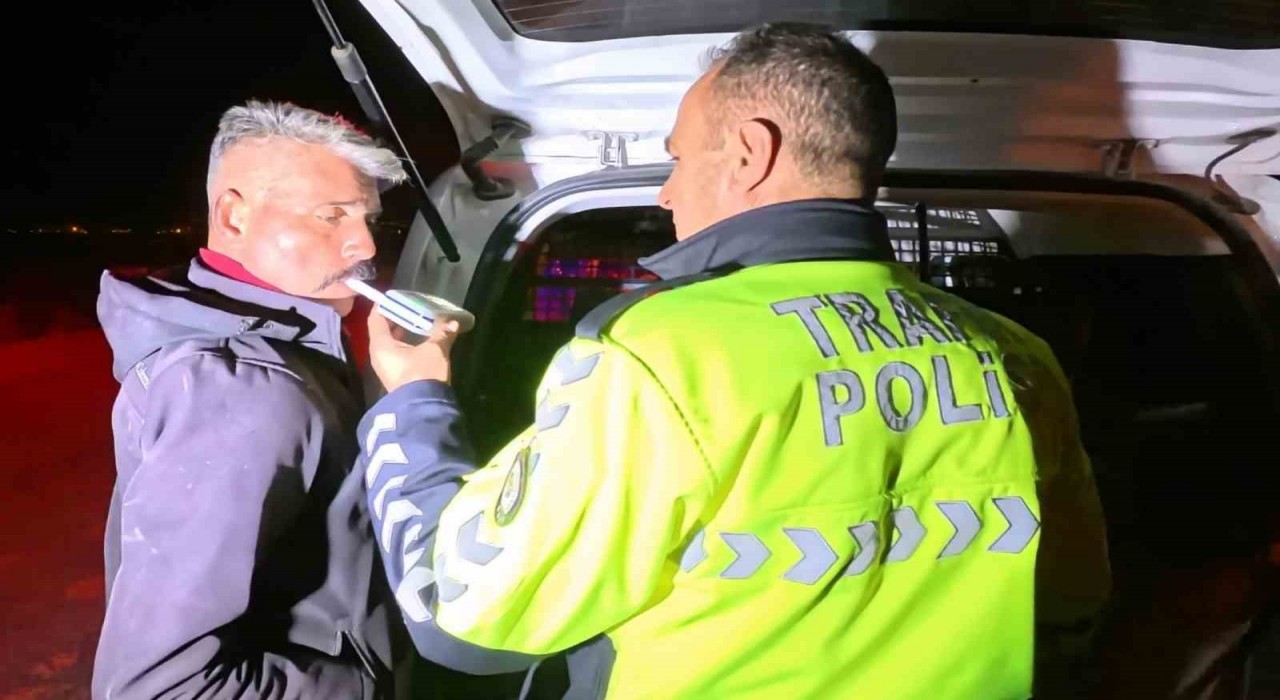 Alkollü sürücü gazeteciyi Benim ağırlığımı göreceksin diye tehdit etti