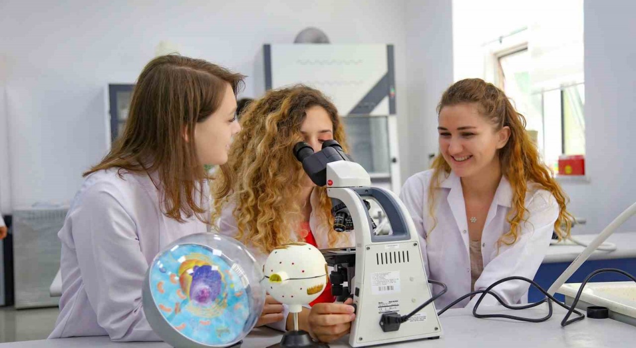 ALKÜ, 2026 dünya üniversite sıralamalarında Türkiyede 41. sırada