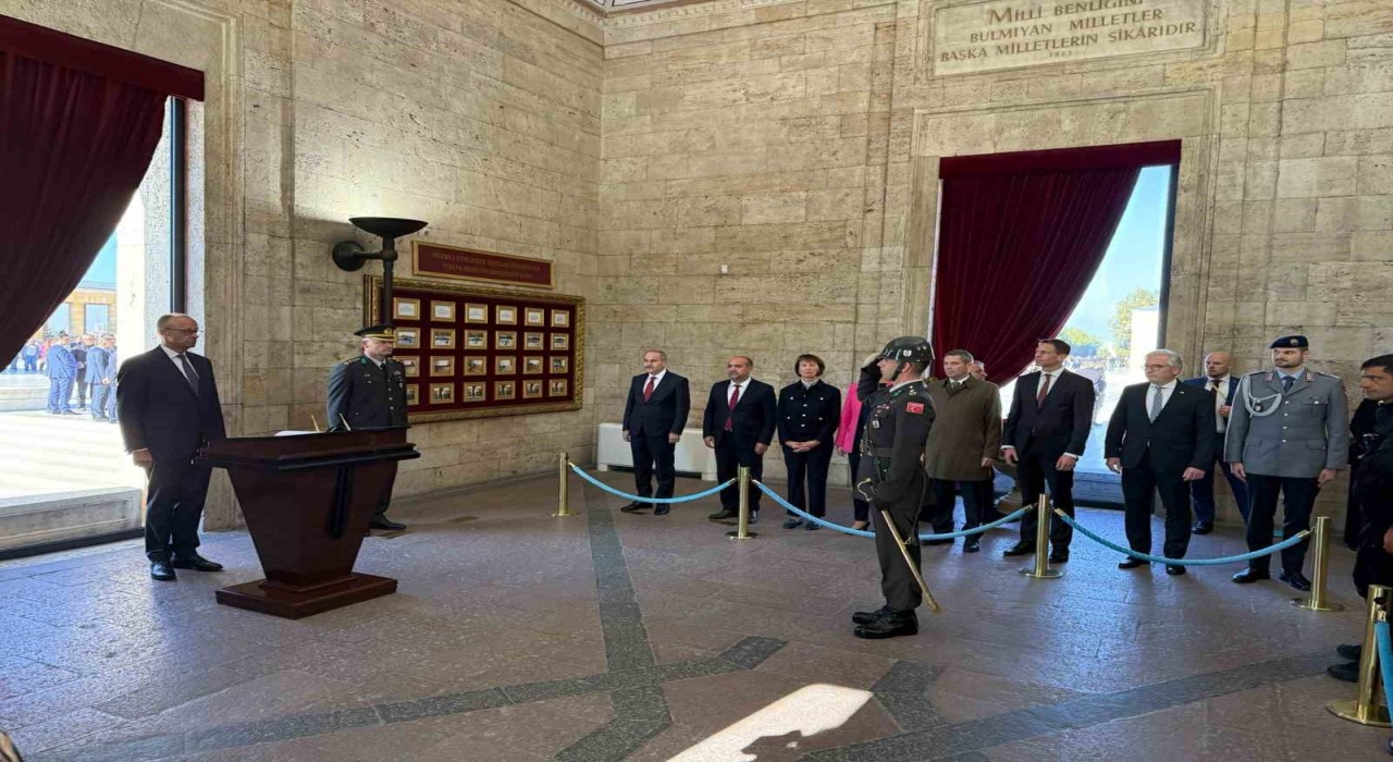 Almanya Şansölyesi Merz, Anıtkabiri ziyaret etti