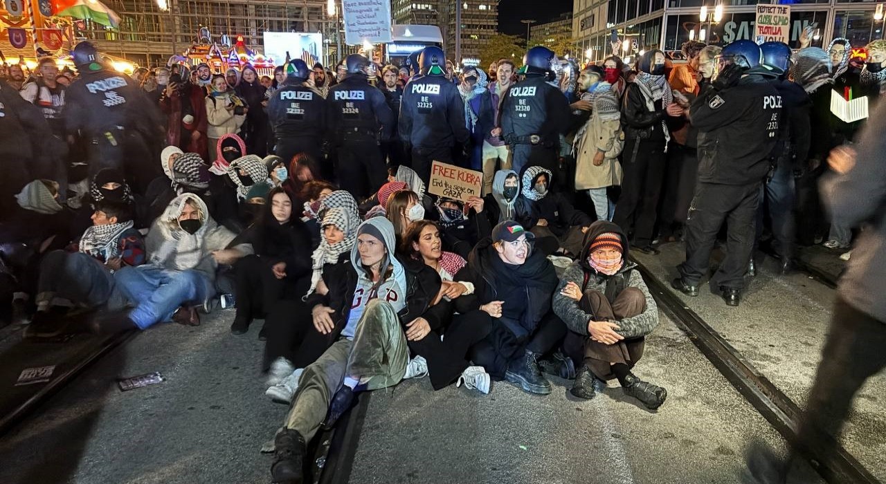 Almanyanın başkenti Berlinde Küresel Sumud Filosuna destek gösterisi