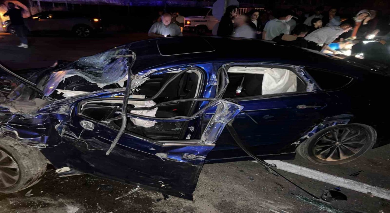 Amasyada otomobil ile tır çarpıştı: 1i ağır 5 yaralı