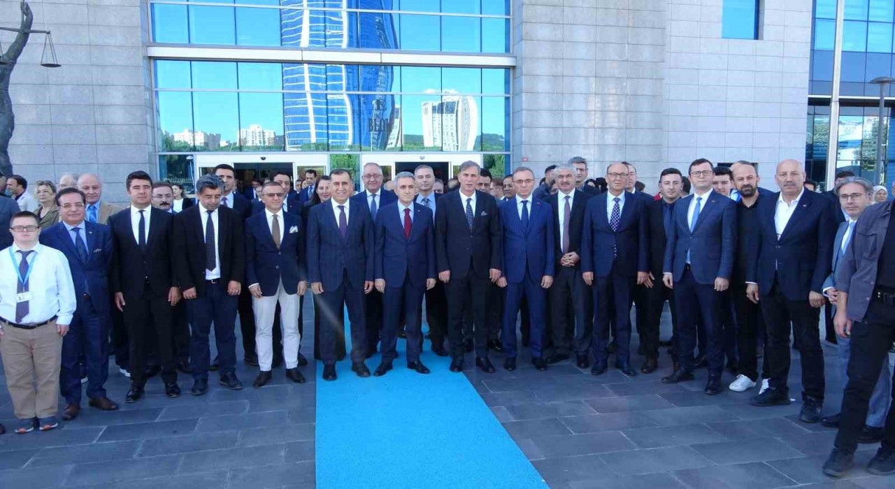 Anadolu Adliyesinde veda töreni: Başsavcı Zafer Koç Yargıtay üyeliğine uğurlandı