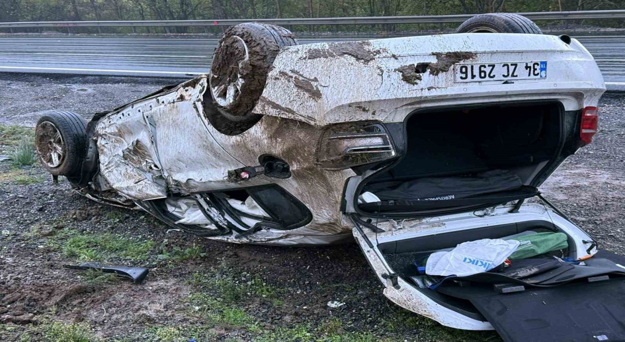 Anadolu Otoyolunda korkutan kaza, takla atan otomobil hurdaya döndü: 1 yaralı