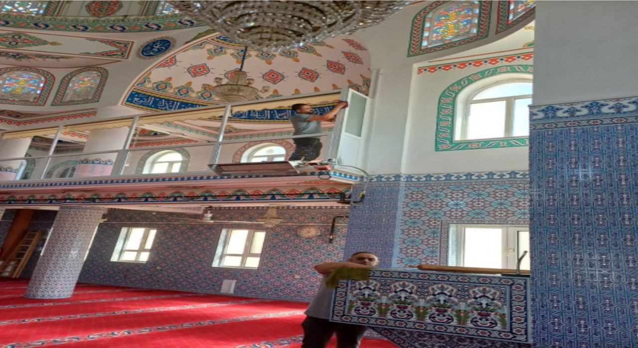 Ankarada camiler ferah ve hijyenik ortam için tek tek temizleniyor