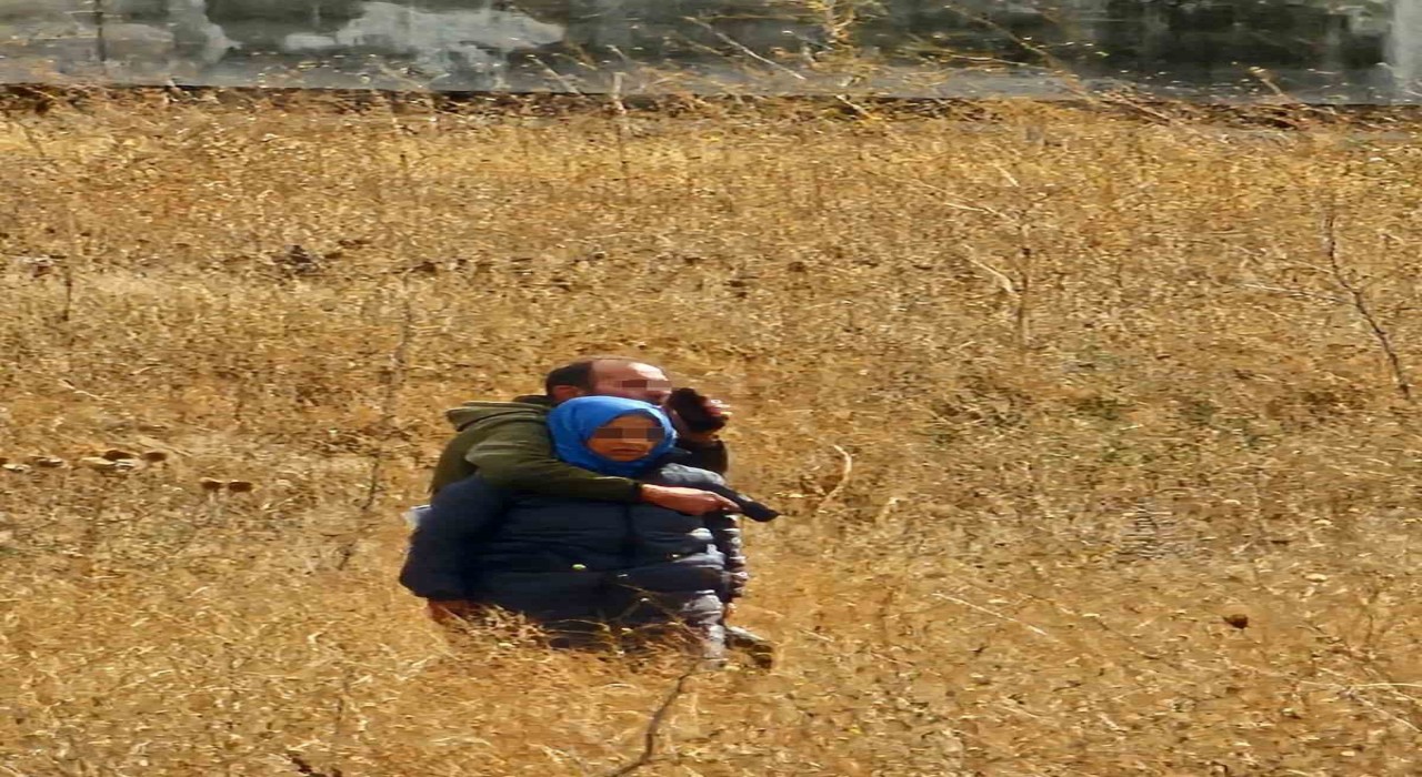 Ankarada eski eşini silahla rehin aldı