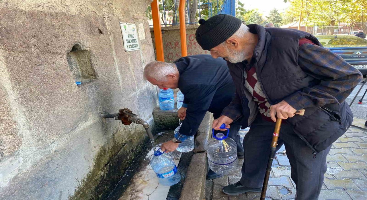 Ankarada su kuyrukları uzadıkça tepkiler artıyor