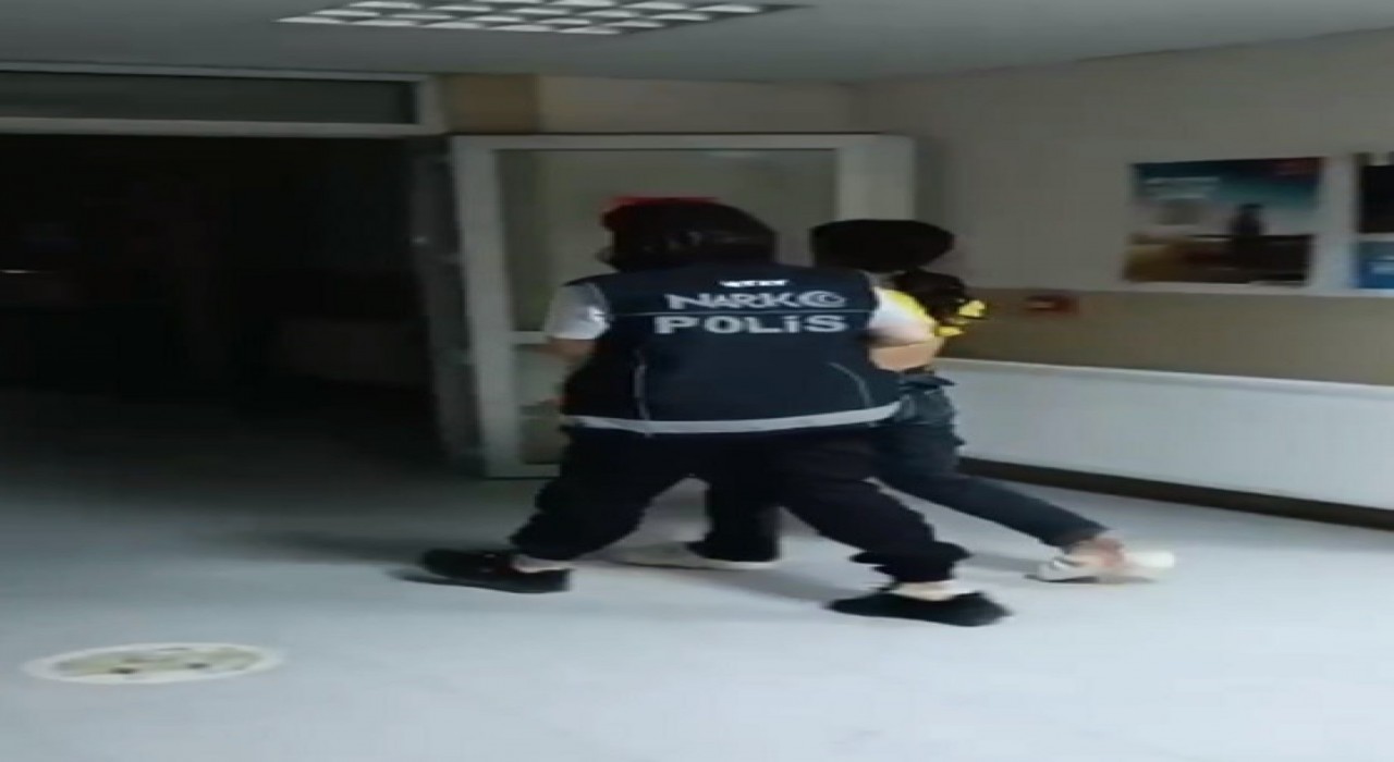 Antakyada hapis cezasıyla aranan 2 şahıs yakalandı