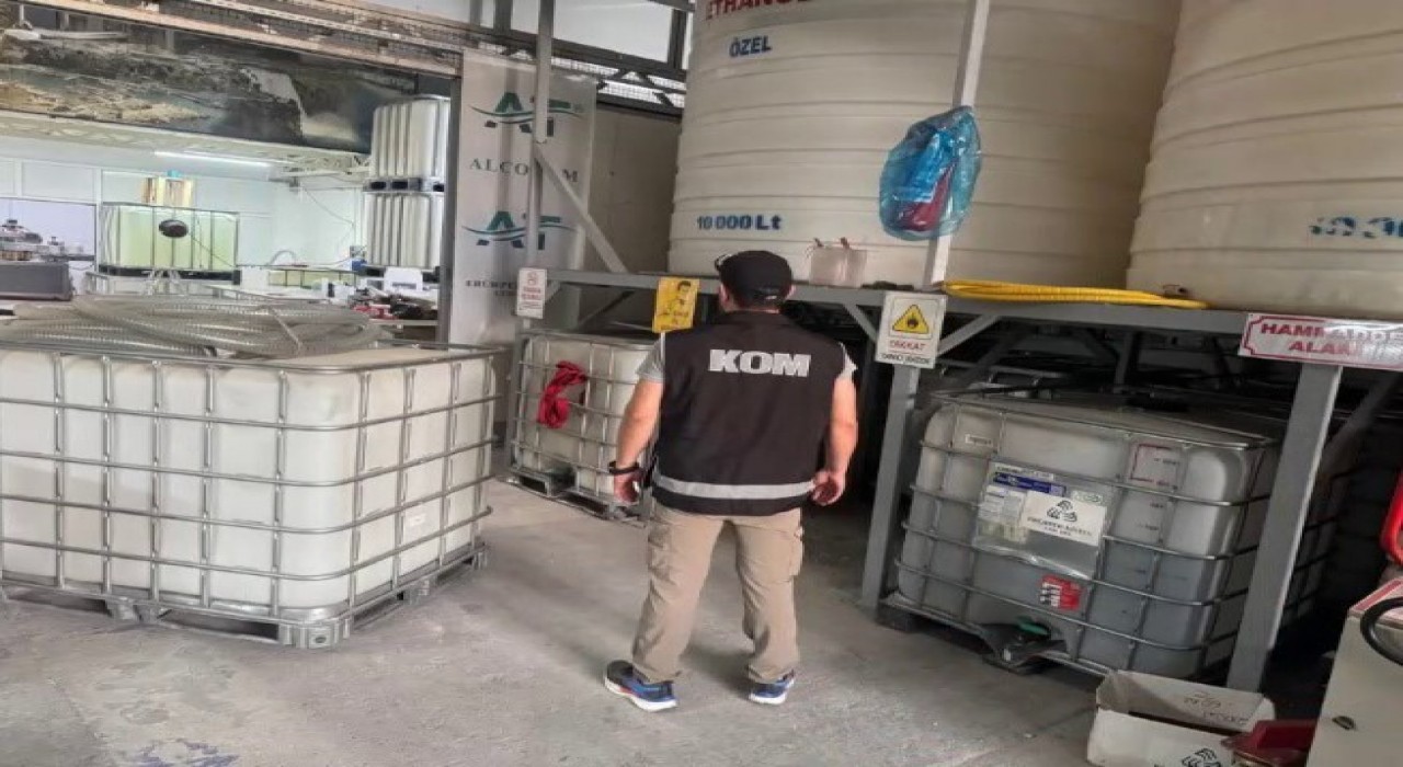 Antalyada kaçak alkol operasyonu: 14 bin 884 litre kaçak alkol ele geçirildi