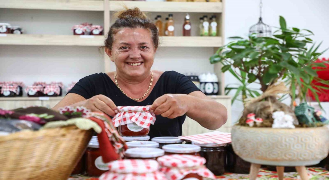 Antalyada kadın kooperatiflerinde kış hazırlığı başladı