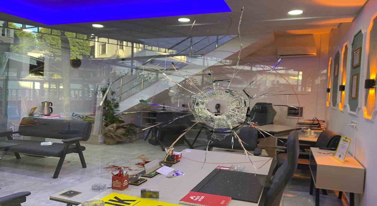 Antalyada silahlı kavga: 2 ölü, 1 yaralı