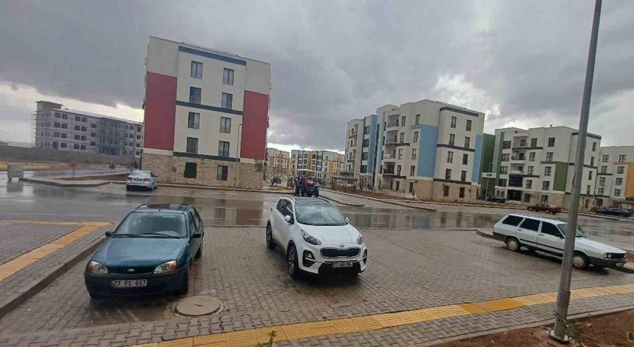 Arabanda etkili olan yağış çiftçileri mutlu etti