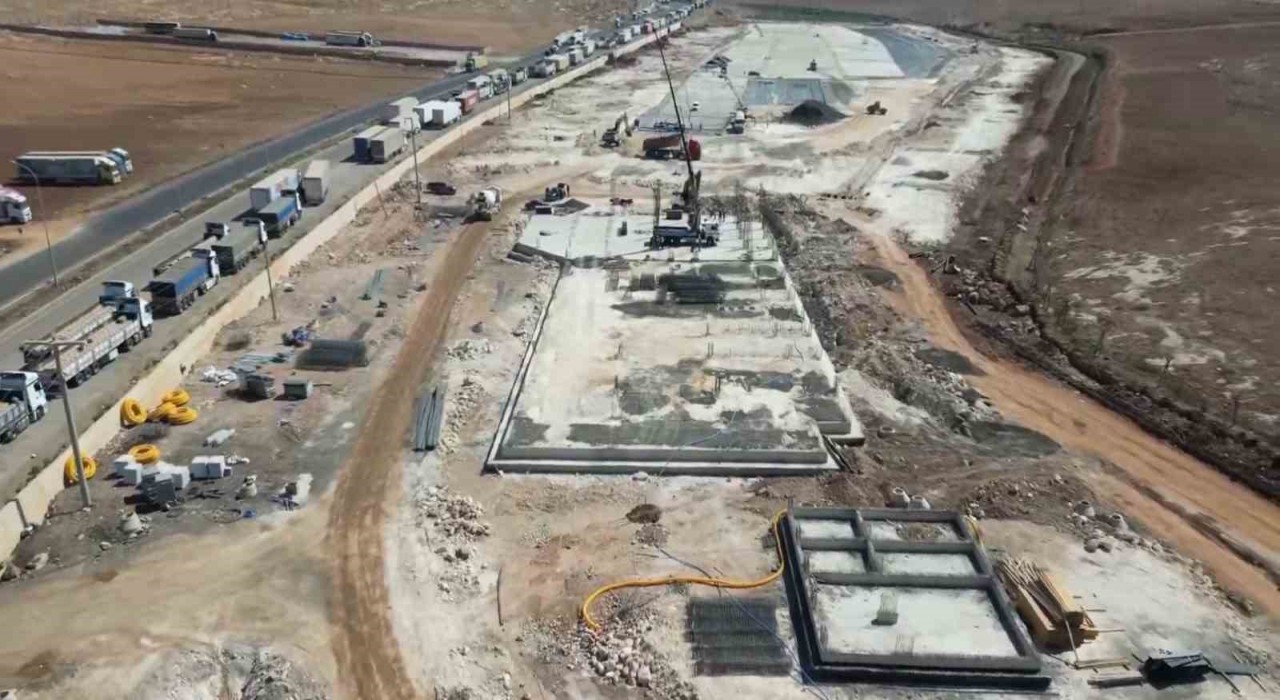 Arap Yarımadasıyla ticarette kavşak nokta olan Cilvegözüne tır parkı ve lojistik köy inşa ediliyor