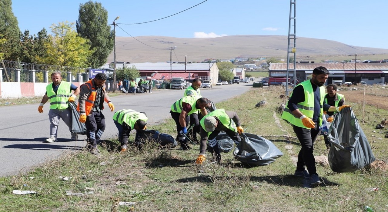 Ardahan Belediyesinden sanayi sitesinde temizlik seferberliği