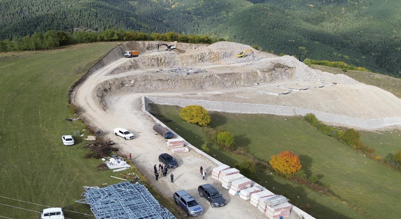 Ardahanda heyelan konutlarının yapımı devam ediyor