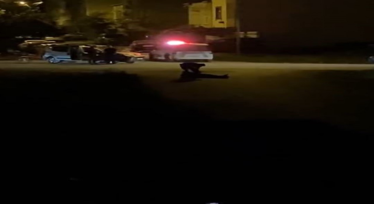 Arnavutköyde gece yarısı sokak ortasında kavga: Polis güçlükle müdahale etti