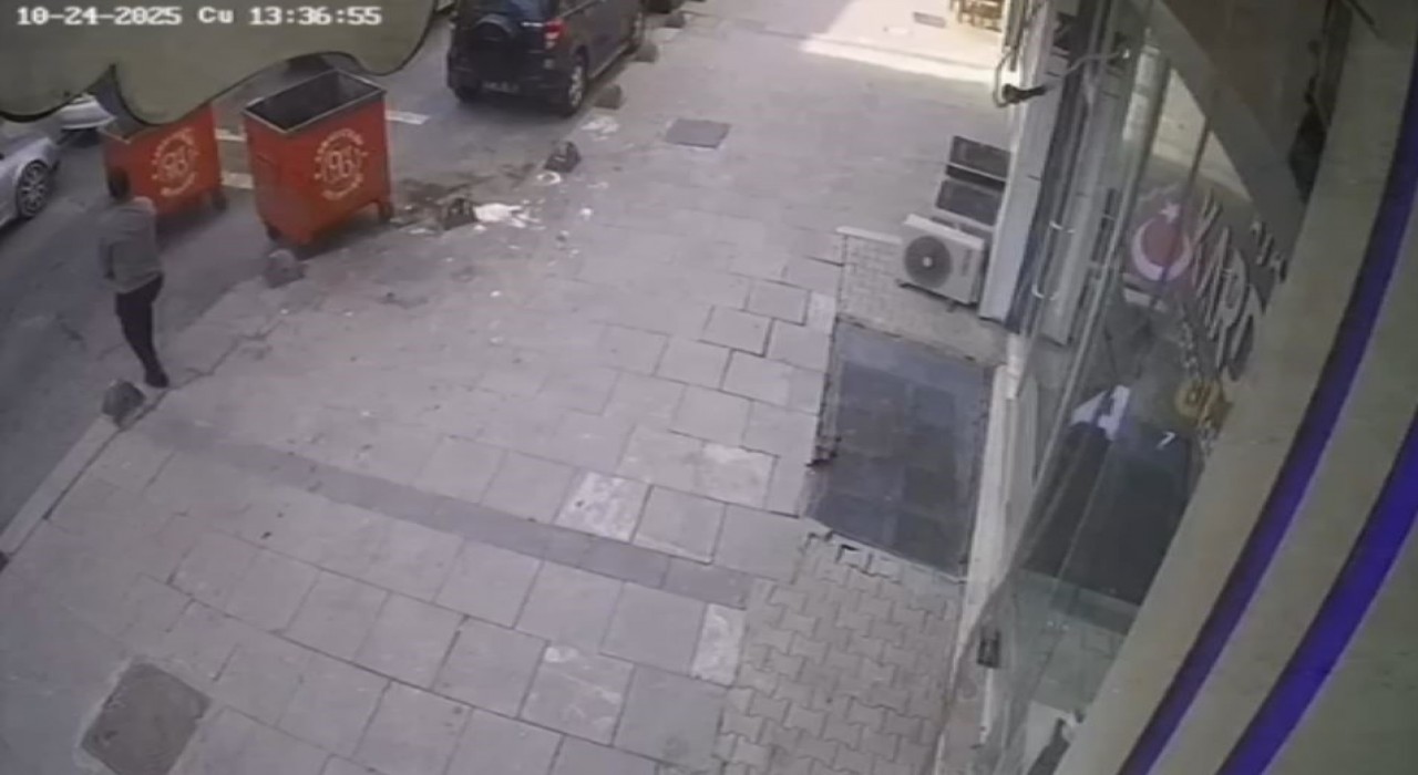 Arnavutköyde şiddetli rüzgar nedeniyle vatandaşlar zor anlar yaşadı, çöp konteyneri kaydı