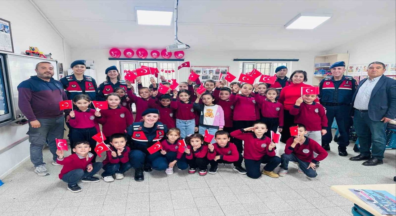 Arpadere İlkokulunda Cumhuriyet coşkusu yaşandı