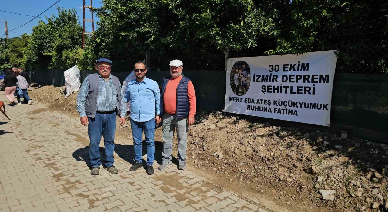 Atçada geleneksel hayır şehitlere adandı, paramotor gösterisi ise ilgi topladı