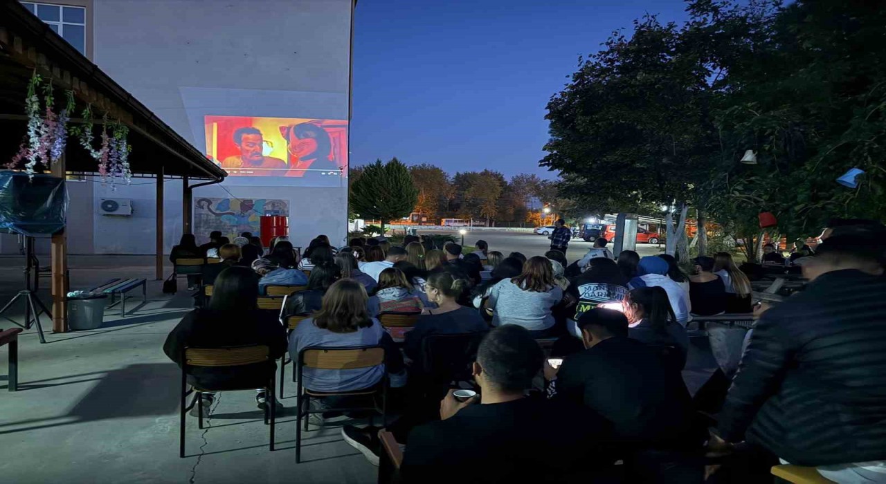 Atçada öğrenciler doğayla buluştu