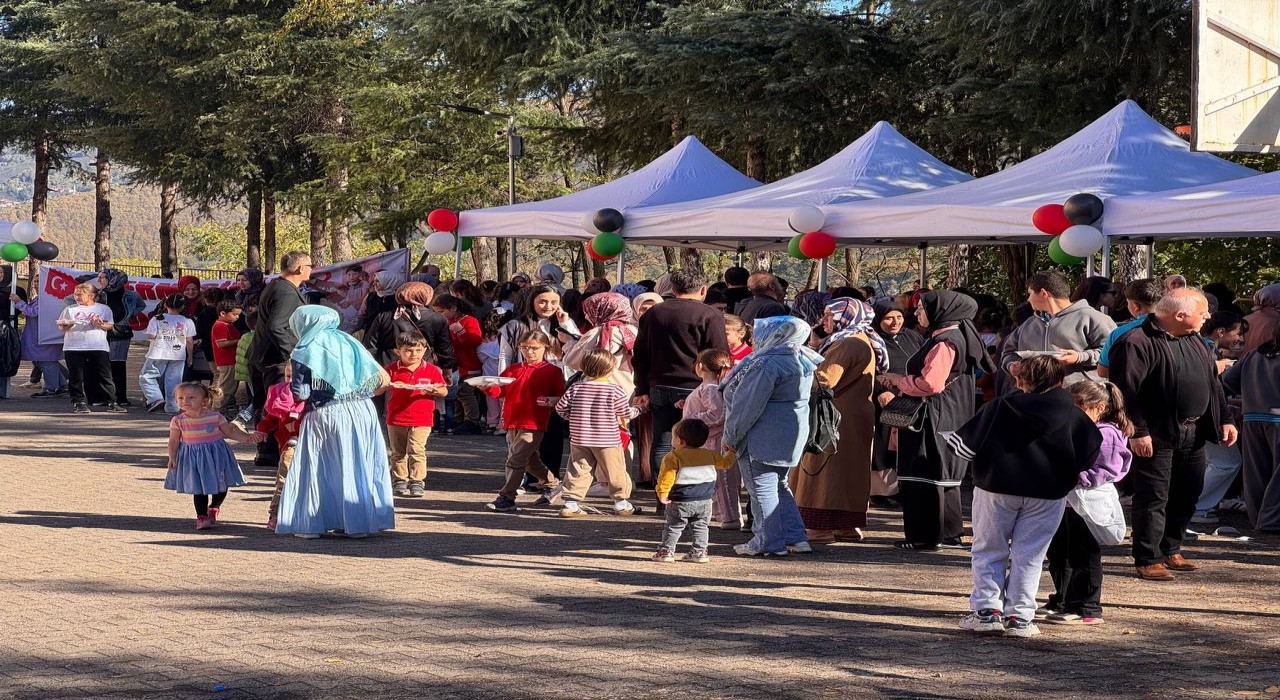 Aybastıda kardeş okullar, Gazze için yardım etkinliği