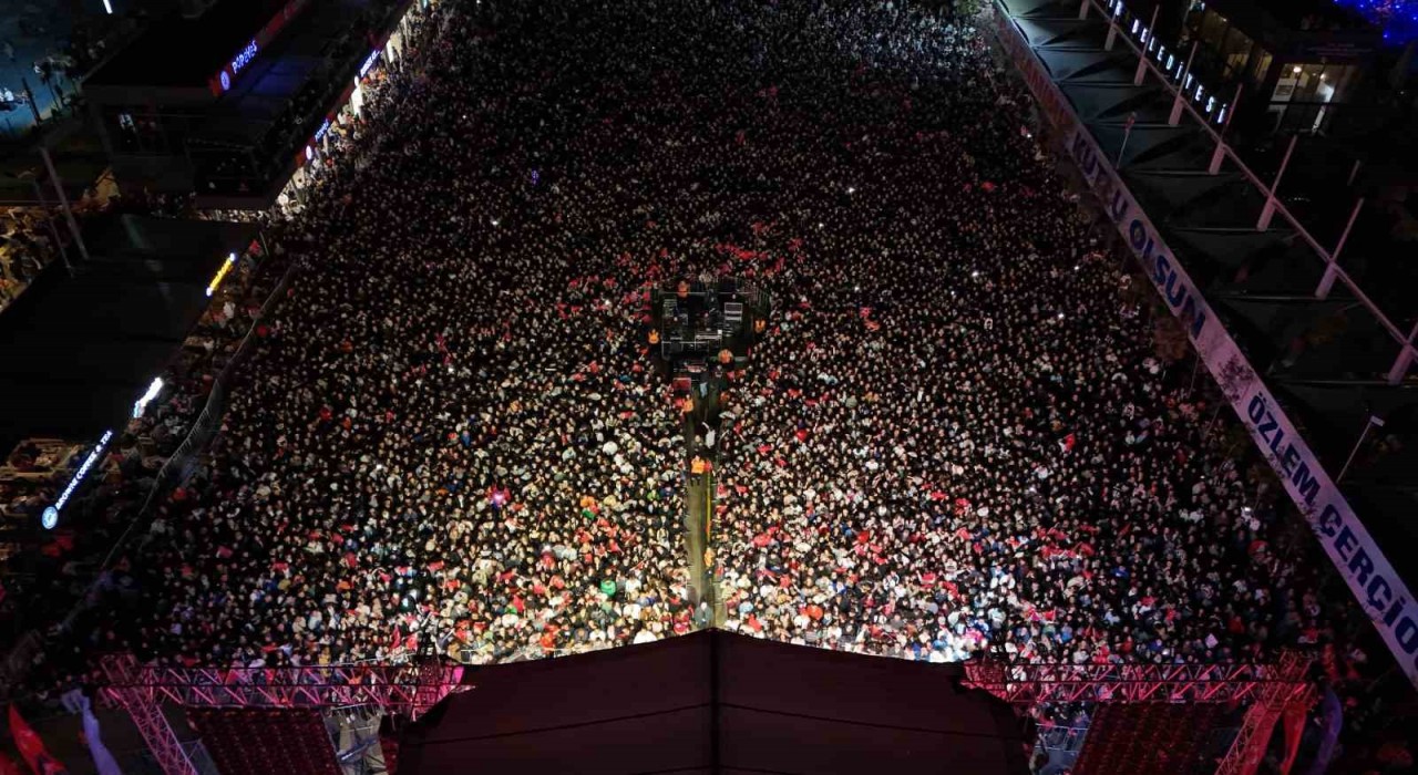Aydın Büyükşehirin konserine yoğun ilgi