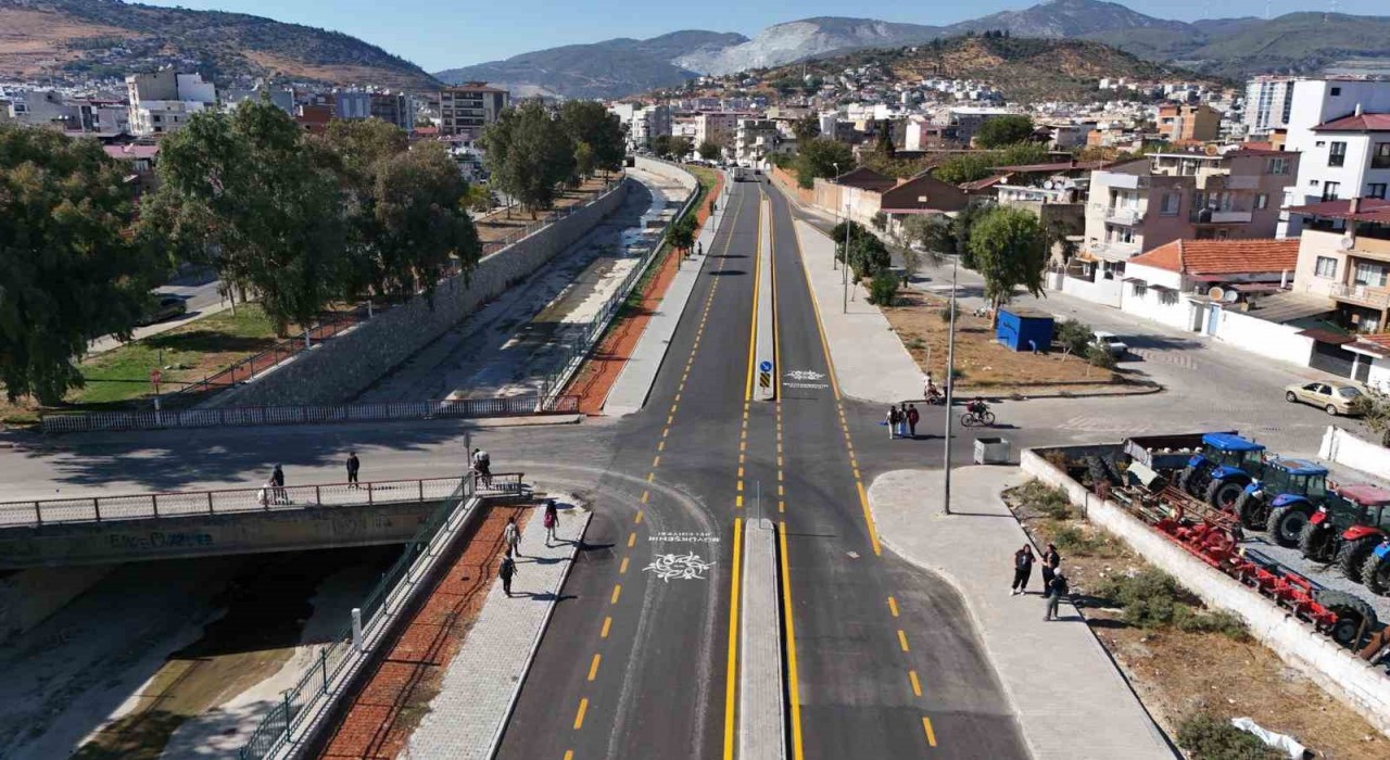 Aydın genelinde yol yapım yenileme çalışmaları sürüyor