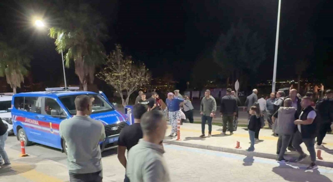 Aydında çocuklar yüzünden aileler arasında bıçaklı kavga: 2 yaralı