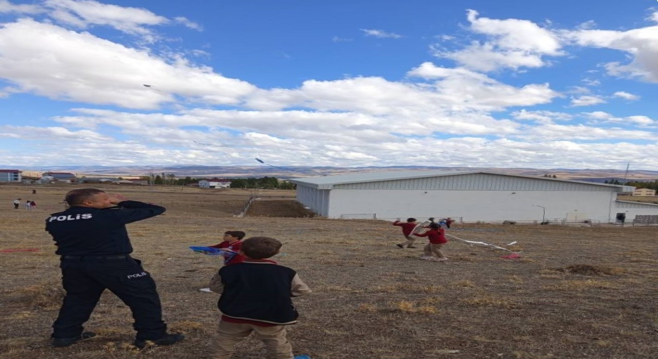 Aydıntepede uçurtma şenliği yapıldı