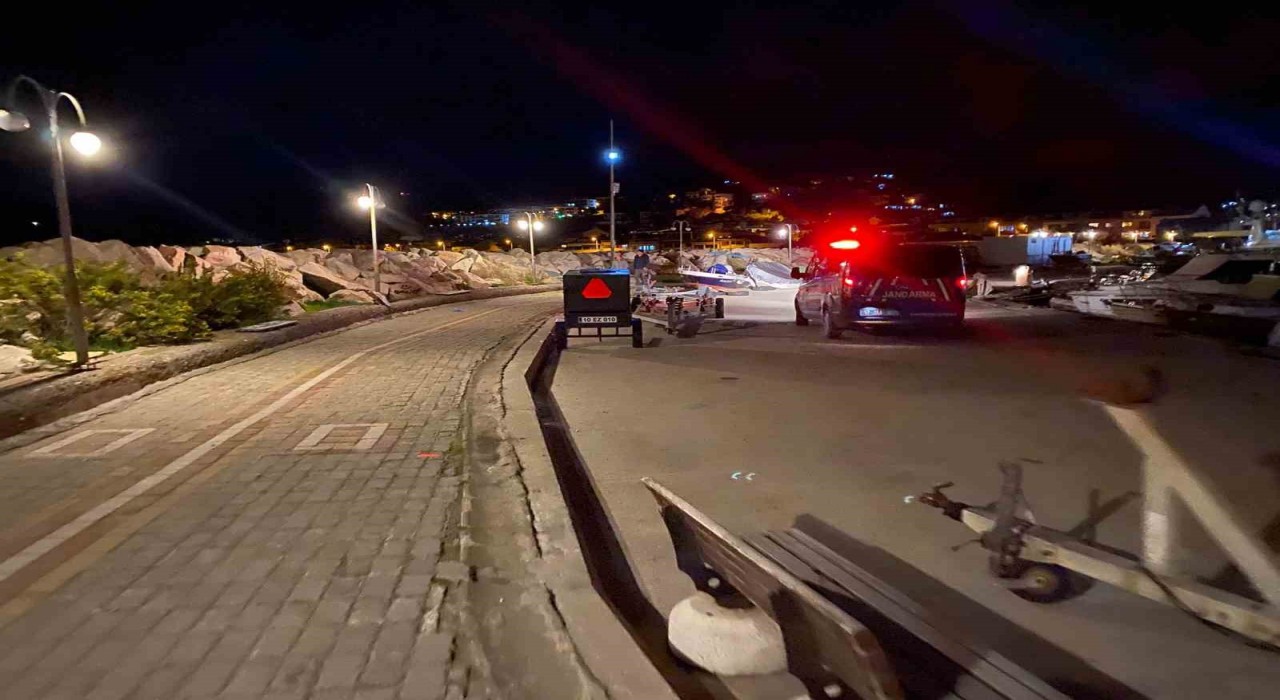 Ayvacıkta bir kişi kayalıklarda ölü bulundu