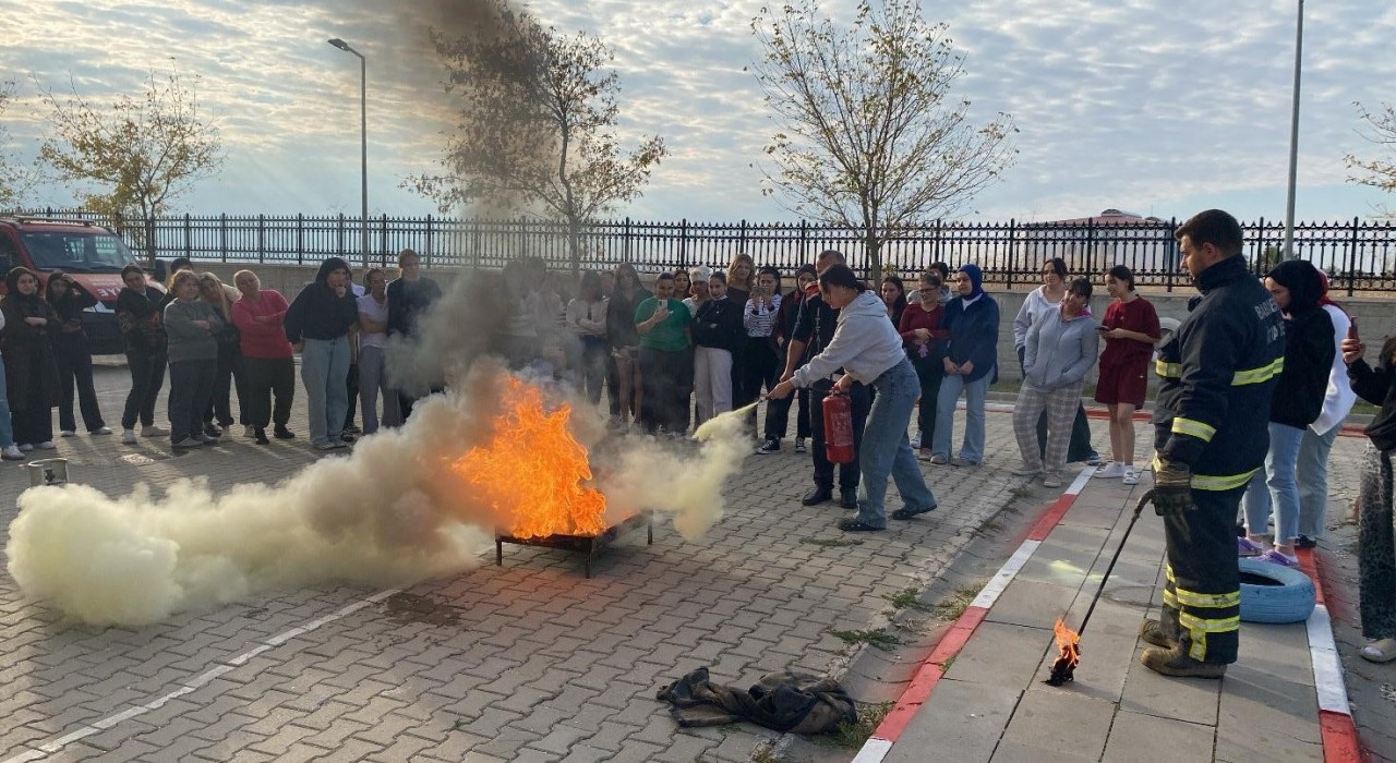 Babaeski KYK kız yurdunda yangın eğitimi
