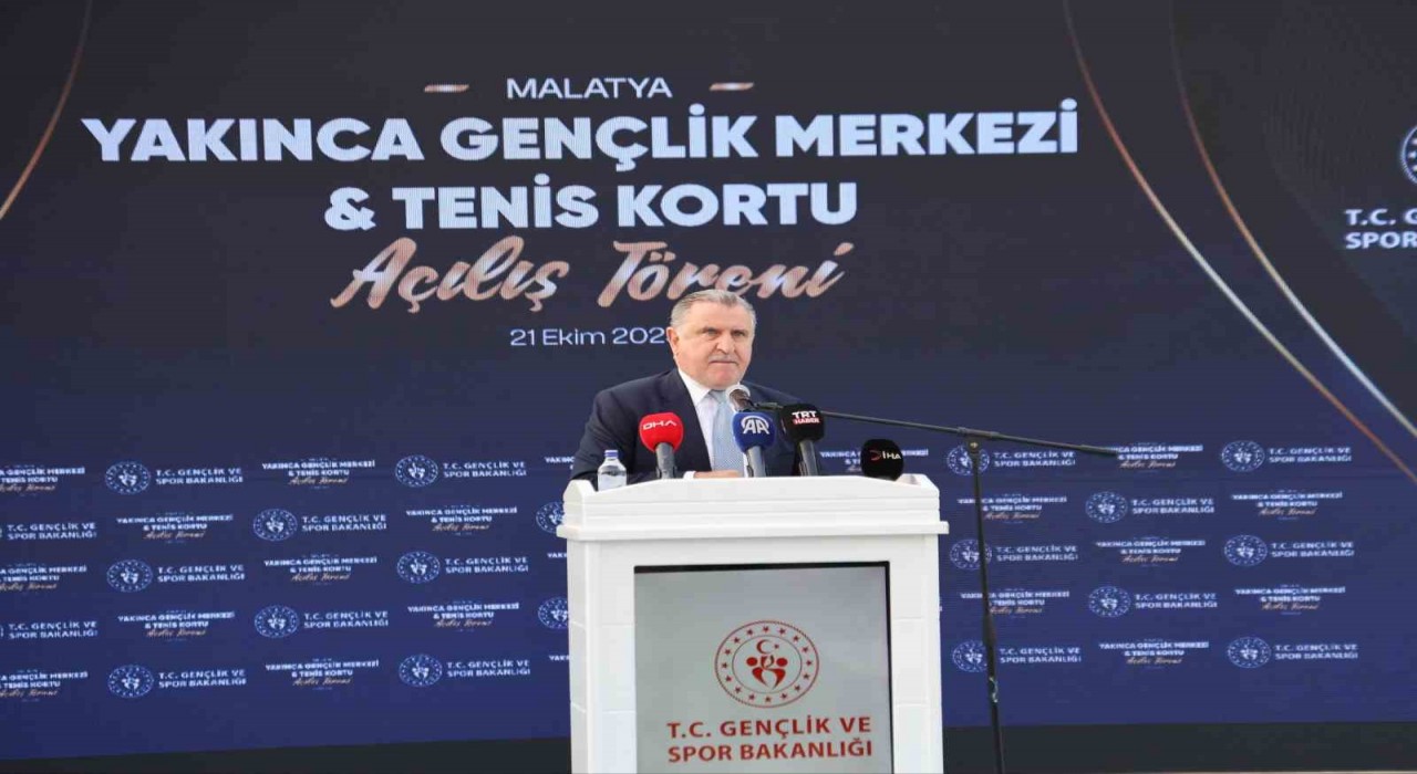 Bakan Bak: Gençler için yatırımlarımıza devam edeceğiz
