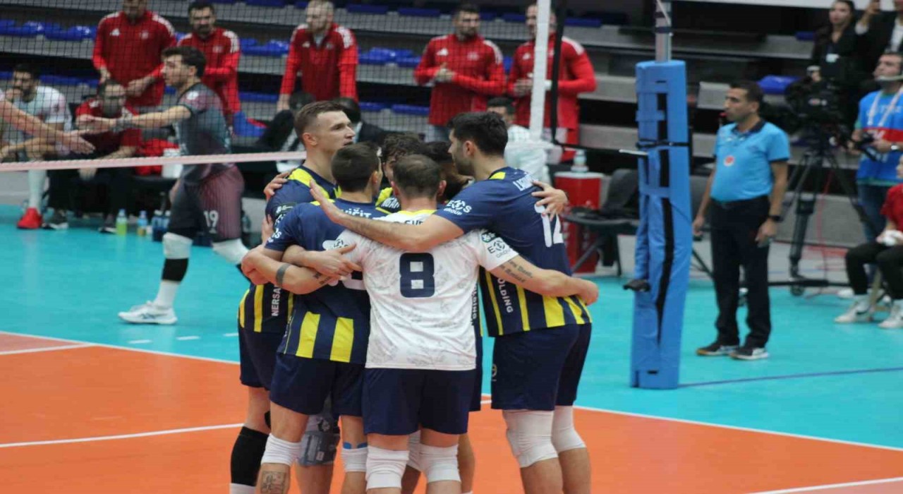 Bakan Bak, Malatyada Şampiyonlar Kupası maçını izledi