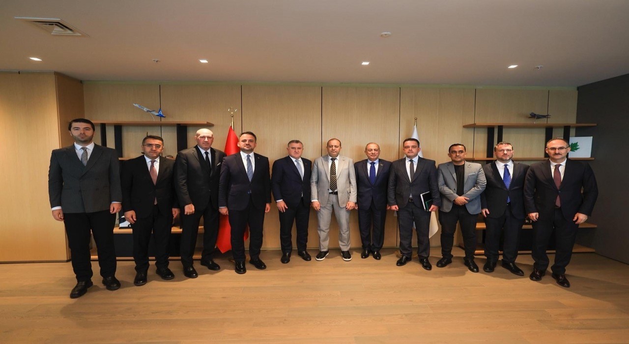 Bakan Bak ve Suriyeli mevkidaşı ile Basketbol Gelişim Merkezini ziyaret etti