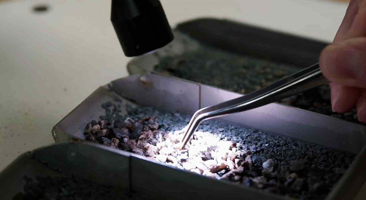 Bakan Bayraktar: Rezervuarların dilini çözüyor, enerji bağımsızlığımıza güç katıyoruz