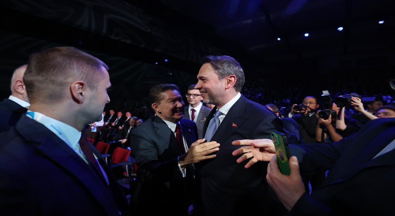 Bakan Bayraktar, Rusyada doğal gaz mesajı verdi