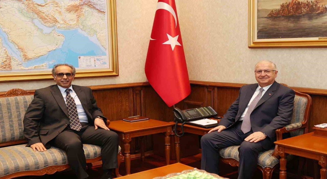 Bakan Güler Kuveytin Ankara Büyükelçisi al Adwaniyi kabul etti.